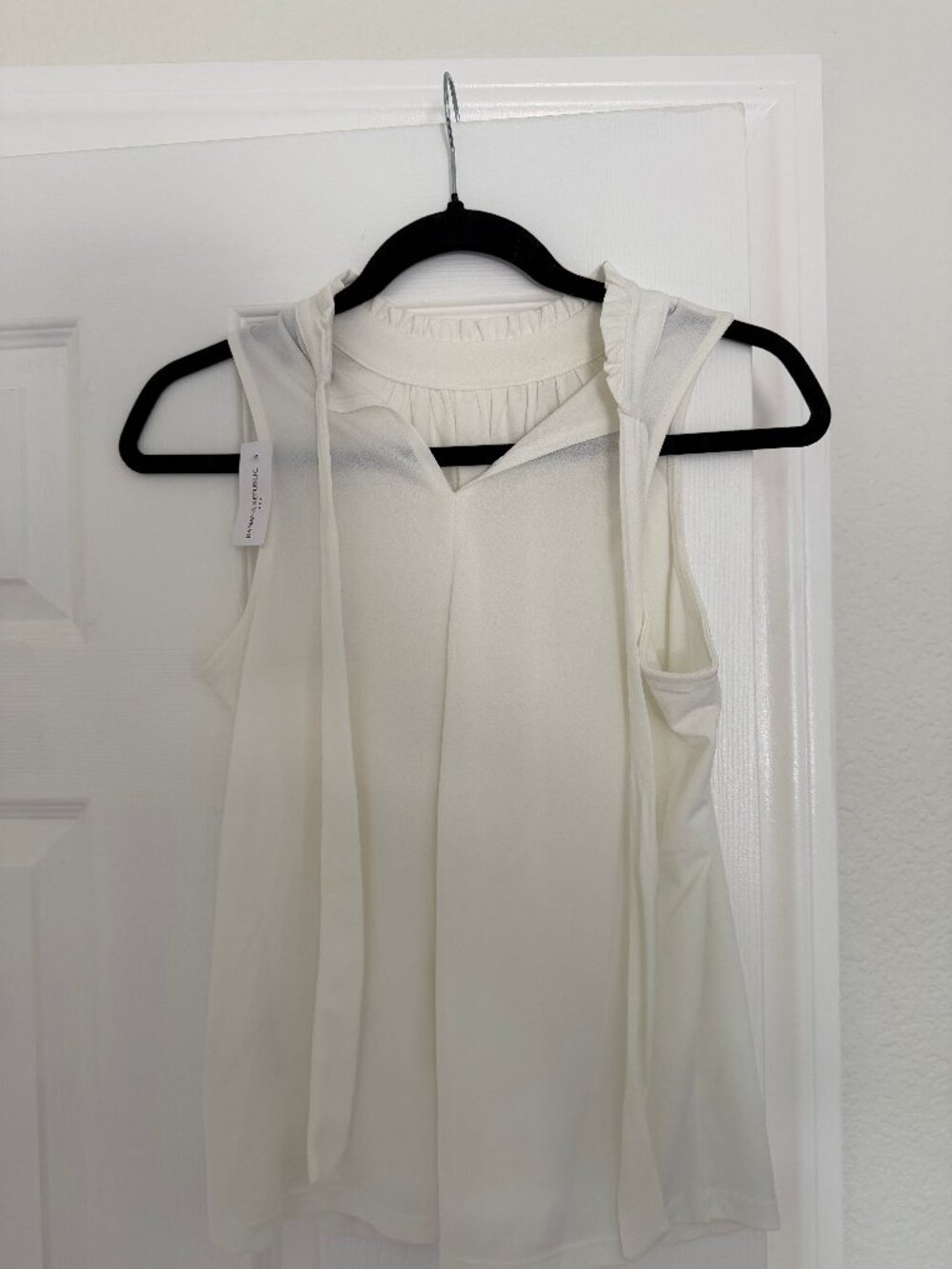 Banana Republic White Sleevless Top/Blouse